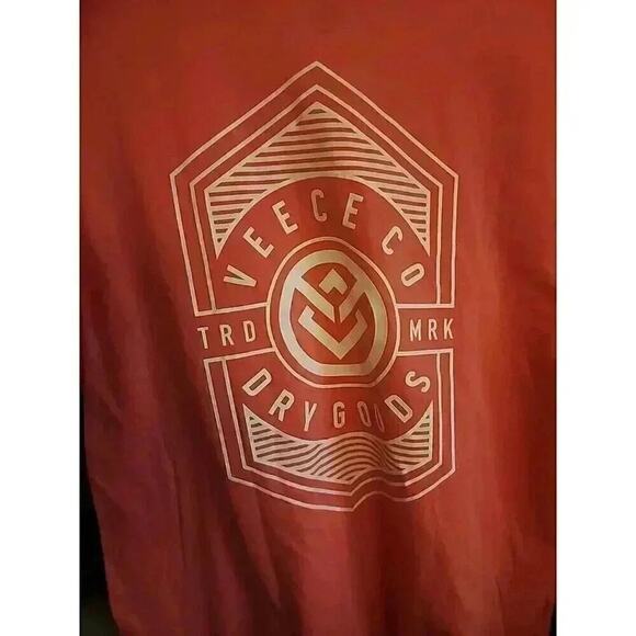 Veece Sputnik Salmom Graphic T-shirt Sz M Crew Neck Short Sleeve CR6 Excellent - Picture 1 of 5